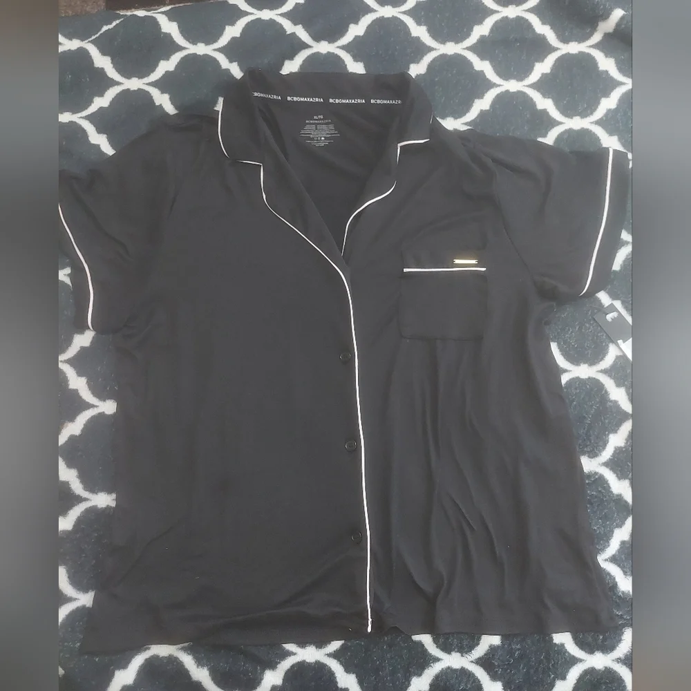 Nwt BCBG Black Short-Sleeve Button-up Night Shirt with‎ white piping XL SOFT